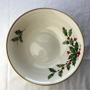 Lenox Holiday 9.5” Serving Bowl Holly 24K Gold Trim Made in USA Christmas Dish